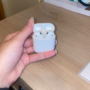 Apple AirPods